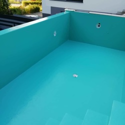 Pool Neubau in Sonderfarbe